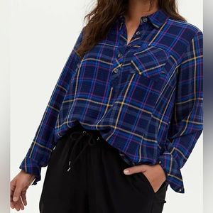 Torrid Crinkle Gauze Button Back Shirt Long Sleeve‎ Navy Plaid 2X